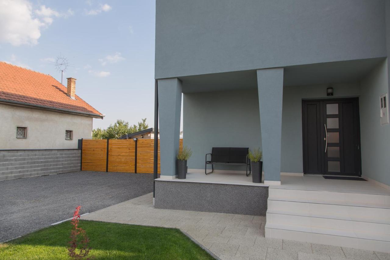 Holiday Home Thesaurum Karanac Esterno foto