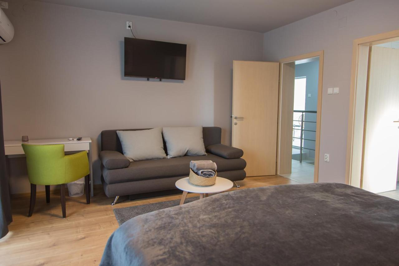 Holiday Home Thesaurum Karanac Esterno foto